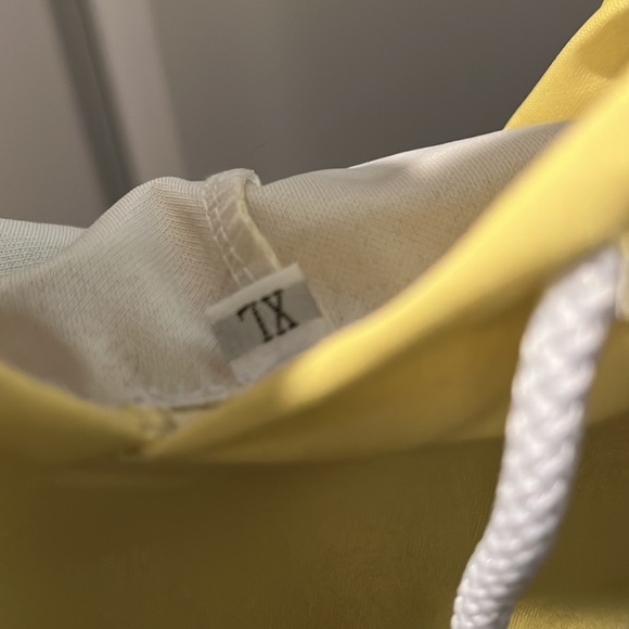 Graphic hoodie size Xl runs a lil bit small so maybe a size L - Picture 3 of 3